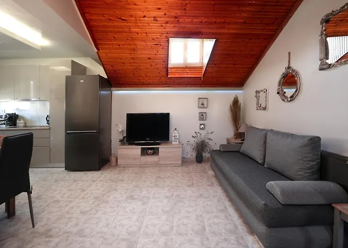 Apartamento Nona's House 3bd With A Garden In The Center By Mana Gers *