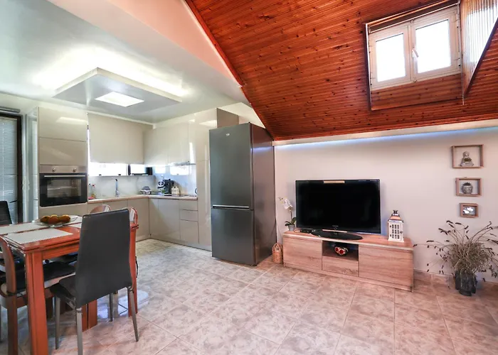 Apartamento Nona's House 3bd With A Garden In The Center By Mana Gers Zakynthos
