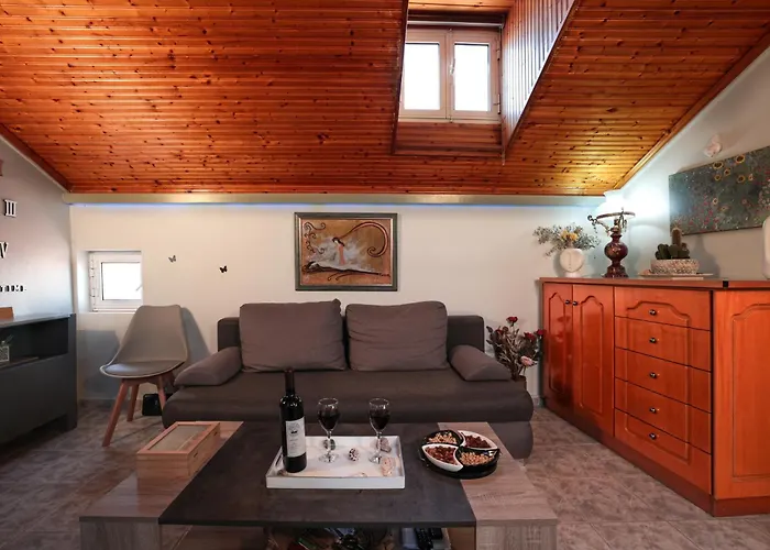 Apartamento Nona's House 3bd With A Garden In The Center By Mana Gers *