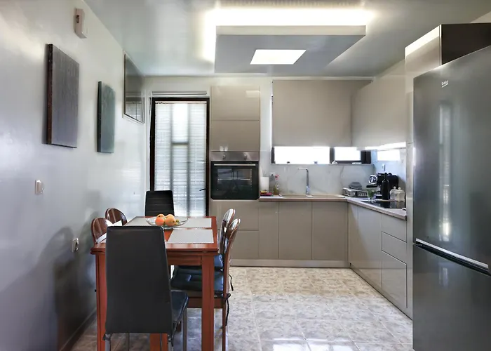 Apartamento Nona's House 3bd With A Garden In The Center By Mana Gers *
