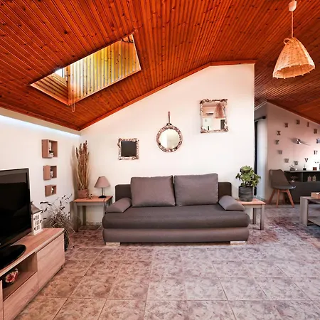 Nona's House 3bd With A Garden In The Center By Mana Gers